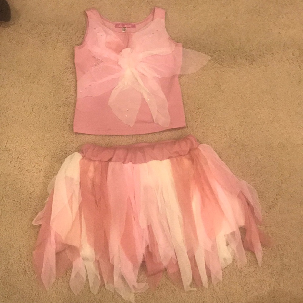 Le pink toddler 2 piece  shirt and skirt